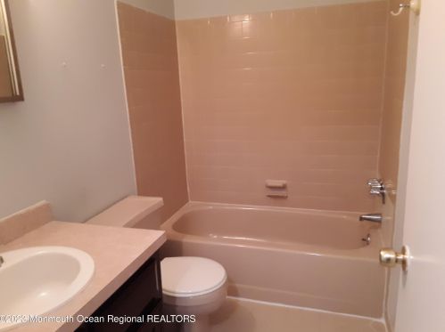 520 Davids Ct, Lakewood NJ  08701-5885 exterior