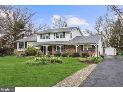 3000 Pheasant Run Dr, Riverton, NJ 08077-4414