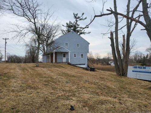 7 Thomsen Farm Rd, Brookfield Center CT  06804-3827 exterior
