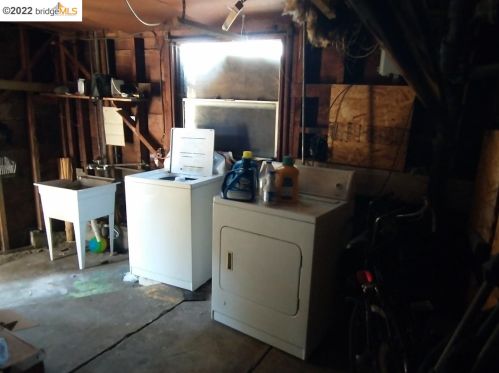 4507 Ellen St, Oakland CA  94601-4728 exterior