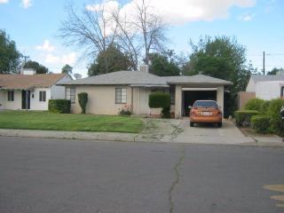 1211 Lansing Way, Fresno, CA 93705-2742
