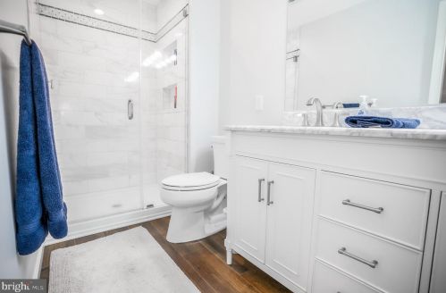 1812 Nathan Dr, Riverton NJ  08077-1556 exterior