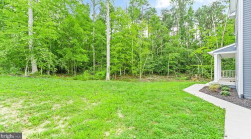 1077 Mountain View Rd, Fredericksburg VA  22406-4429 exterior