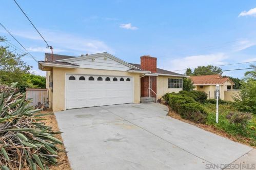 8005 Morocco Dr, La Mesa CA  91942-2164 exterior