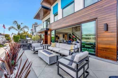 50 Rivo Alto Canal, Long Beach CA  90803-4047 exterior