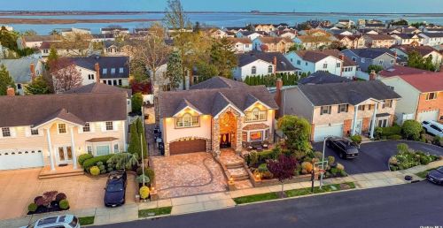 2672 Rachel St, North Bellmore NY  11710-5414 exterior