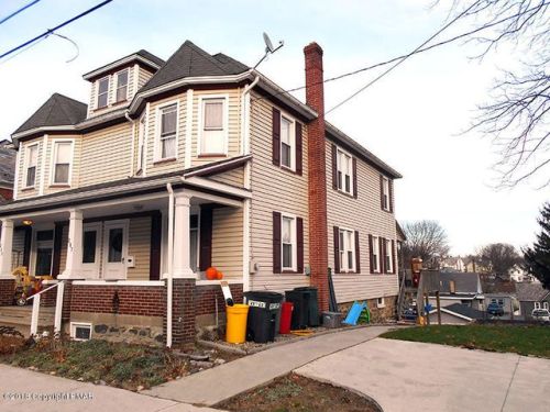 207 7th St, Bangor, PA 18013-1734