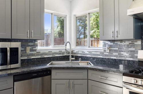 681 Spg Dr, Hollister CA  95023-3468 exterior