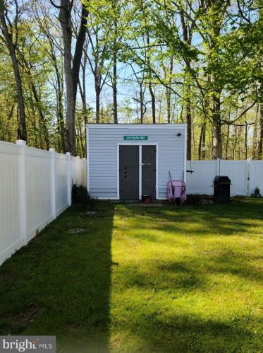 127 Stoney Dr, Dover, DE 19904-9739