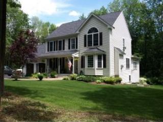 5 Bow Rd, Manchester, NH 03106-2404