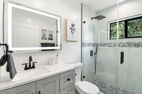 295 Poppyfields Dr, Altadena CA  91001-4837 exterior