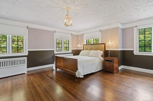 37 Fox Hill Rd, Tuxedo Park NY  10987-4227 exterior