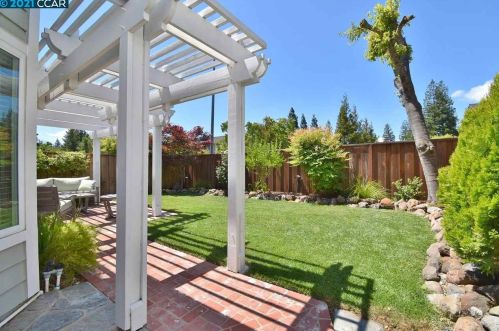 984 Springview Cir, San Ramon CA  94583-4721 exterior