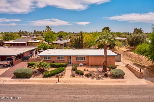 9002 Sierra St, Tucson, AZ 85710-2663