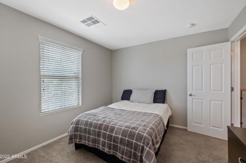 3272 Meadowview Dr, Gilbert AZ 85298-4001 exterior