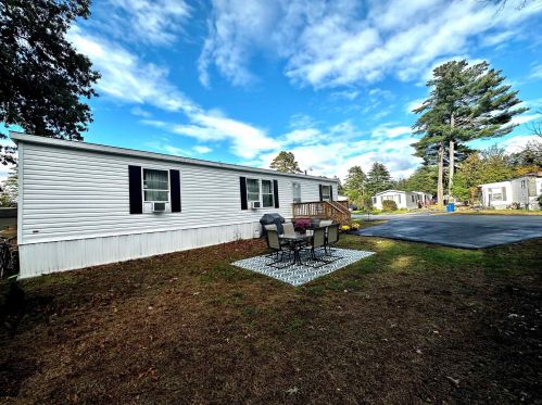 36 Cedar St, Hinsdale NH  03451-2427 exterior