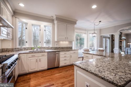 281 Golden Woods Ct, Great Falls VA  22066-4152 exterior