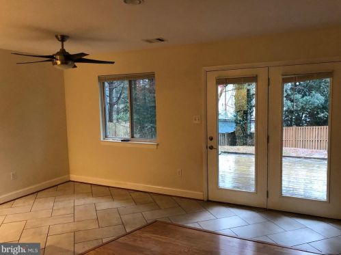 11303 Gatesborough Ln, Herndon VA  20191-3605 exterior