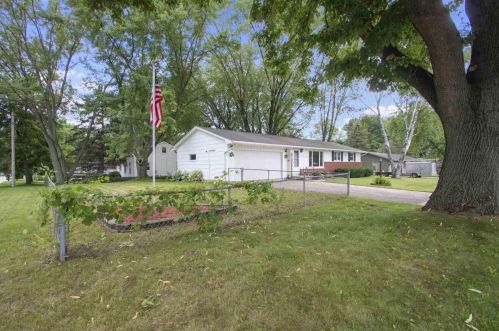 2715 Ramada Ln, Green Bay, WI 54304-1341