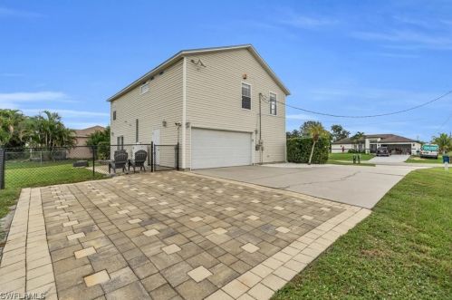 911 Apple Ave, Lehigh Acres FL 33971-6441 exterior