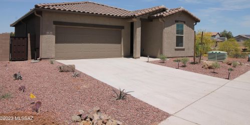 21572 Treasure Rd, Red Rock, AZ 85145-6022