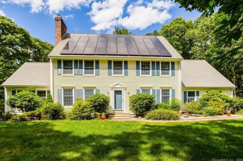 48 Chesterfield Rd, Amston, CT 06231-1232
