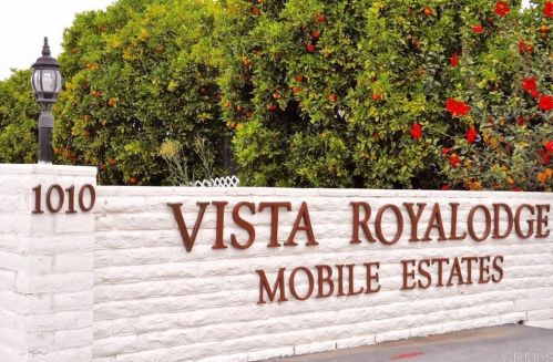 1010 Bobier Dr, Vista CA  92084-3929 exterior