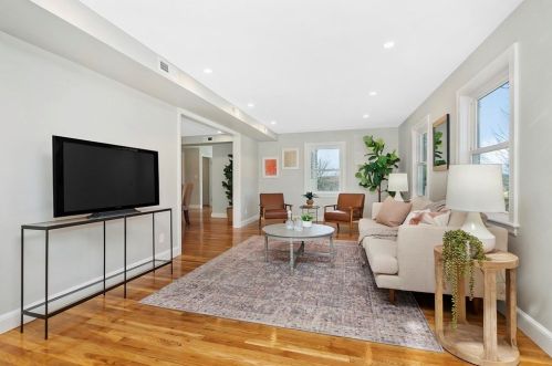 112 Wendell St, Winchester, MA 01890-1649