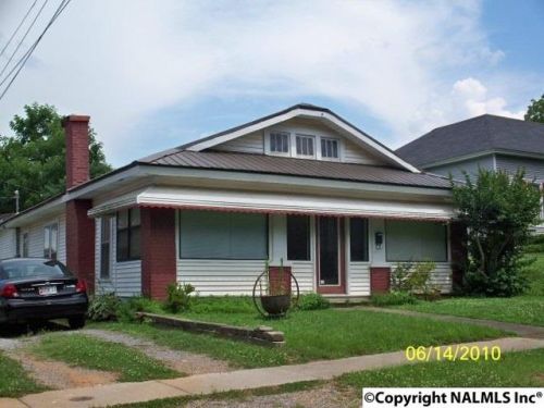 409 Houston St, Athens, AL 35611-2525