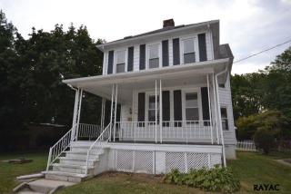 525 Fulton St, Hanover, PA 17331-2710