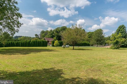 333 Warwick Rd, Marsh, PA 19520-8918