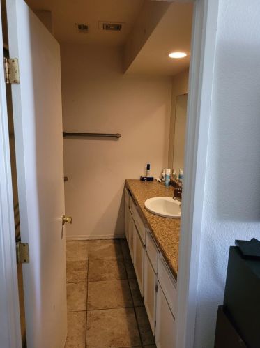 3701 Colonial Dr, Modesto CA  95356-1267 exterior