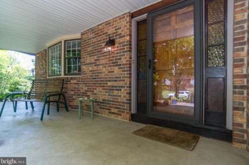 1002 Harvard Dr, Yardley, PA 19067-2850