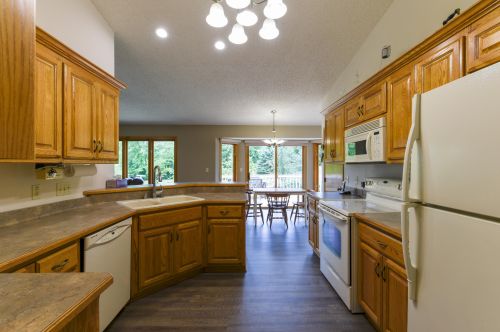 8140 Anna Ave, Waterford WI  53185-1386 exterior