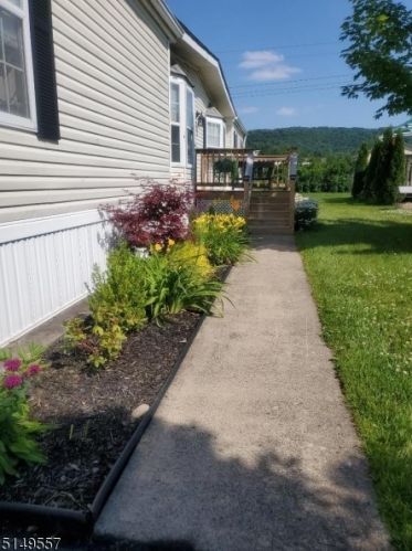 14 Caroline Dr, Belvidere NJ  07823-2849 exterior