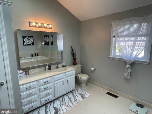 1567 Potter Dr, Pottstown PA 19464-2978 exterior