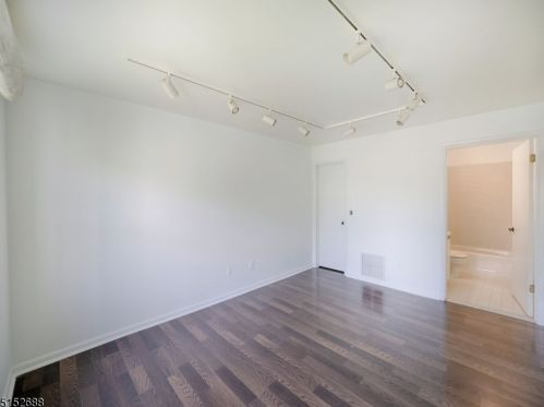 1 Stonyridge Dr, Lincoln Park NJ  07035-2238 exterior