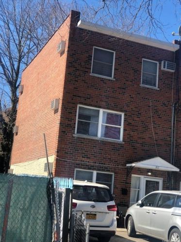 3111 Gunther Ave, Bronx, NY 10469-3110