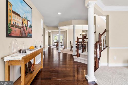 5737 Waterloo Bridge Cir, Haymarket VA  20169-8117 exterior