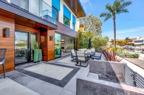 50 Rivo Alto Canal, Long Beach CA  90803-4047 exterior