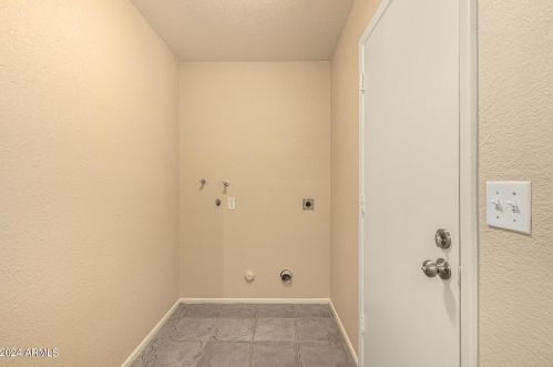 12414 44th Ln, Glendale AZ  85304-2307 exterior