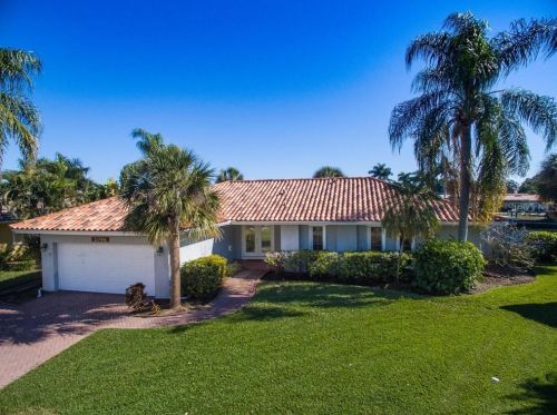 2096 Massachusetts Ave, Saint Petersburg, FL 33703-3404