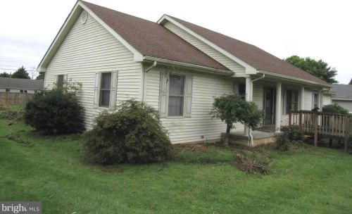 641 Adams Dr, Slaughter Beach, DE 19963-2405