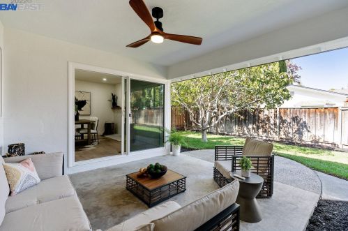 987 Aster Ave, Sunnyvale CA  94086-6737 exterior