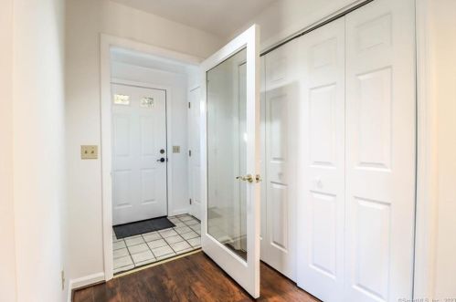 124 Heatherwood Dr, Brookfield Center, CT 06804-3959