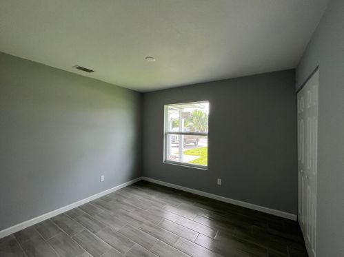 501 Baoy Ave, Fort Pierce, FL 34953-3816