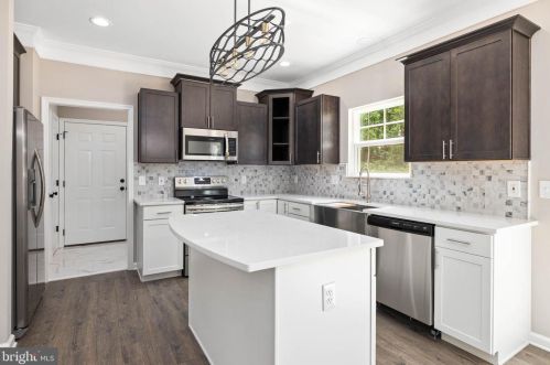 10906 Thiel Ct, Spotsylvania VA  22551-8034 exterior