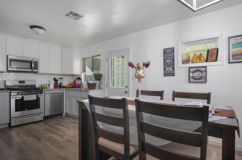 1610 Nian Way, Modesto CA  95351-3006 exterior