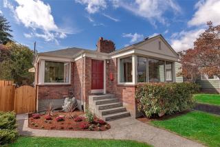 8045 Interlake Ave, Seattle WA  98103-4442 exterior