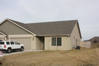 500 Highland Grove Dr, Manhattan KS  66503 exterior